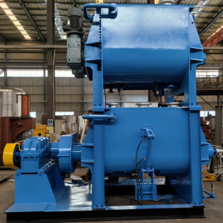 Carbon special kneading machine